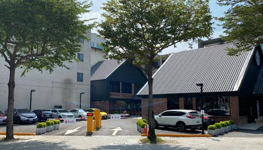 Starbucks – Bo’ai Huaxia Store